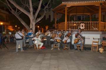 Los Llanos sucumbe al encanto de Los Finaos (Foto Francisco Javier Santana)