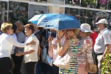 Los cementerios de San Juan y San Gregorio este miércoles, festividad de Todos los Santos (Foto Antonio Alí y Francisco Javier Santana)