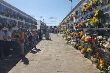 Los cementerios de San Juan y San Gregorio este miércoles, festividad de Todos los Santos (Foto Antonio Alí y Francisco Javier Santana)