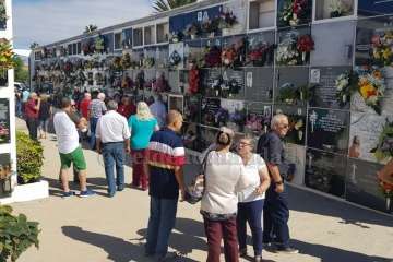 Los cementerios de San Juan y San Gregorio este miércoles, festividad de Todos los Santos (Foto Antonio Alí y Francisco Javier Santana)