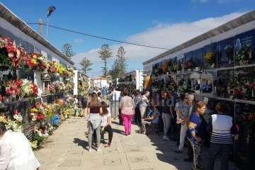 Los cementerios de San Juan y San Gregorio este miércoles, festividad de Todos los Santos (Foto Antonio Alí y Francisco Javier Santana)