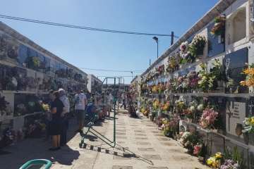 Los cementerios de San Juan y San Gregorio este miércoles, festividad de Todos los Santos (Foto Antonio Alí y Francisco Javier Santana)