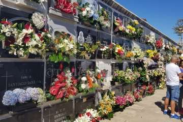 Los cementerios de San Juan y San Gregorio este miércoles, festividad de Todos los Santos (Foto Antonio Alí y Francisco Javier Santana)