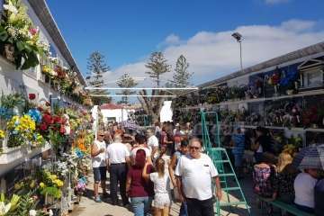 Los cementerios de San Juan y San Gregorio este miércoles, festividad de Todos los Santos (Foto Antonio Alí y Francisco Javier Santana)