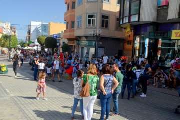 Pasacalles de La Familia Pi por Los Llanos de Telde (Foto Francisco Javier Santana)