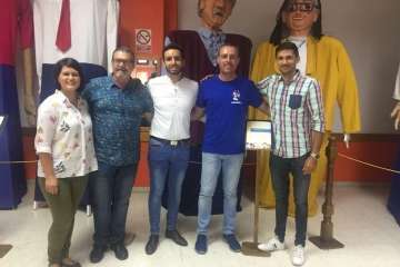 La exposición 'Papahuevos de Gran Canaria' aporta más de 500 euros para Ya Era Hora (Foto TA)