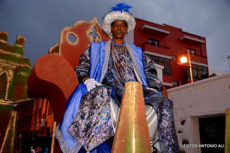 Archivo. El rey mago Baltasar, en la Cabalgata de este año (Foto TA)