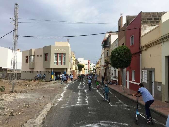 Taller de Educación Vial, este sábado en la calle de Manolo Millares (Foto TA)