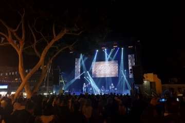 Jinámar brilla con Los Salvapantallas y los fuegos (Foto Antonio Alí y Francisco J. Santana)