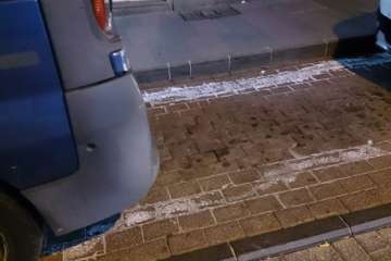 Un derrame 'pinta' una calle de Los Llanos (Foto TA)