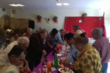 Brindis navideños del grupo de folclore del Centro de Mayores de Telde (Foto TA)