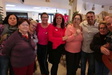 Brindis navideños del grupo de folclore del Centro de Mayores de Telde (Foto TA)