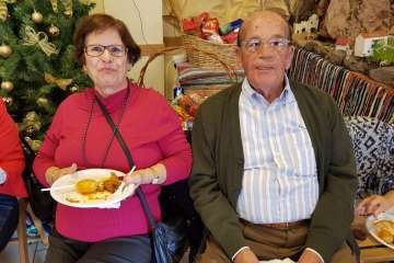 Brindis navideños del grupo de folclore del Centro de Mayores de Telde (Foto TA)