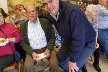 Brindis navideños del grupo de folclore del Centro de Mayores de Telde (Foto TA)