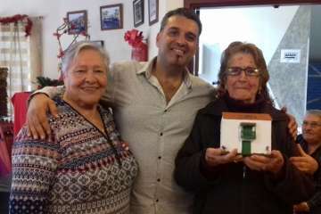 Brindis navideños del grupo de folclore del Centro de Mayores de Telde (Foto TA)