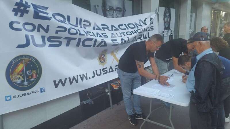 Decenas de teldenses se acercaron a apoyar a Jusapol (Foto TA)