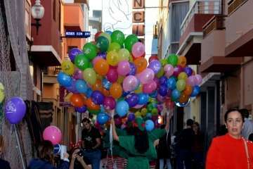 Papá Noel infunda alegría navideña a los más pequeños de Telde (Reportaje Francisco J. Santana)