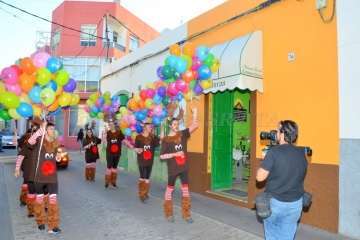 Papá Noel infunda alegría navideña a los más pequeños de Telde (Reportaje Francisco J. Santana)