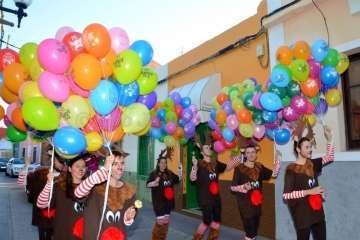 Papá Noel infunda alegría navideña a los más pequeños de Telde (Reportaje Francisco J. Santana)