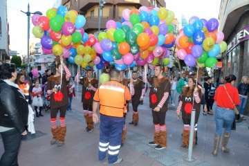 Papá Noel infunda alegría navideña a los más pequeños de Telde (Reportaje Francisco J. Santana)