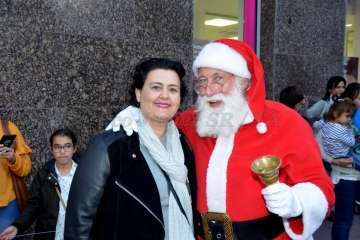 Papá Noel infunda alegría navideña a los más pequeños de Telde (Reportaje Francisco J. Santana)