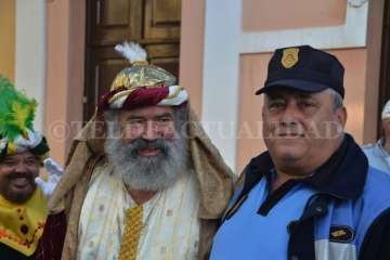 Melchor, Gaspar y Baltasar desbordan de magia e ilusión la plaza de San Juan (Foto TA y F.Javier Santana)