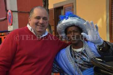 Melchor, Gaspar y Baltasar desbordan de magia e ilusión la plaza de San Juan (Foto TA y F.Javier Santana)