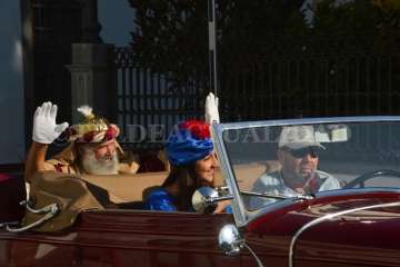 Melchor, Gaspar y Baltasar desbordan de magia e ilusión la plaza de San Juan (Foto TA y F.Javier Santana)