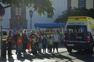 Melchor, Gaspar y Baltasar desbordan de magia e ilusión la plaza de San Juan (Foto TA y F.Javier Santana)