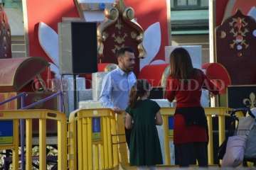 Melchor, Gaspar y Baltasar desbordan de magia e ilusión la plaza de San Juan (Foto TA y F.Javier Santana)