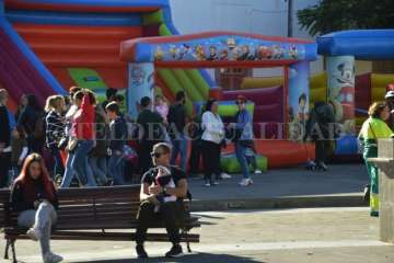 Melchor, Gaspar y Baltasar desbordan de magia e ilusión la plaza de San Juan (Foto TA y F.Javier Santana)