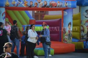 Melchor, Gaspar y Baltasar desbordan de magia e ilusión la plaza de San Juan (Foto TA y F.Javier Santana)