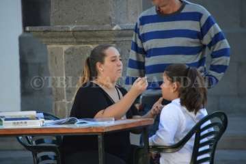 Melchor, Gaspar y Baltasar desbordan de magia e ilusión la plaza de San Juan (Foto TA y F.Javier Santana)