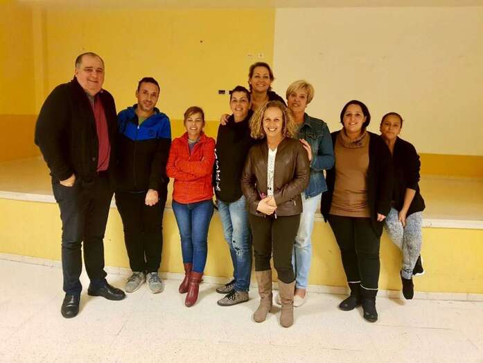 El concejal Juan Martel junto a los integrantes del colectivo vecinal de Tara (Foto TA)