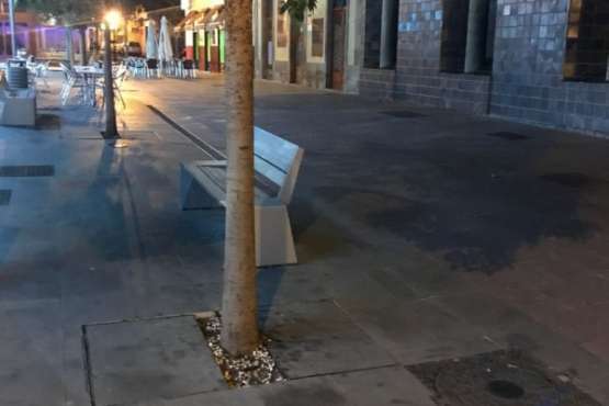 Deficiencias en el alumbrado público de la Avenida de la Constitución de Telde (Foto TA)