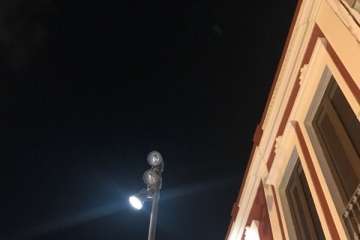 Deficiencias en el alumbrado público de la Avenida de la Constitución de Telde (Foto TA)