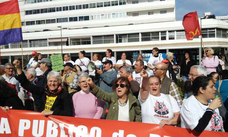 Concentración ante la sede del Gobierno de Canarias en la capital grancanaria (Foto TA)