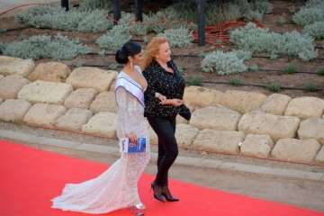 Acto de presentación de las candidatas a Reina del Carnaval de Las Palmas de GC 2018 (Foto Francisco J. Santana/Tony Hernández-Lpcarnaval)