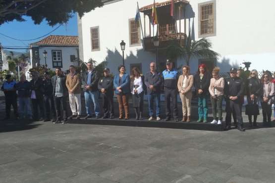 Minuto de silencio en Telde por el último asesinato machista en Canarias (Foto TA)