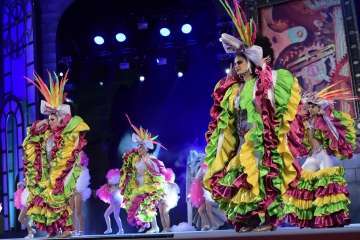 Los Diamantes, de Telde, primer premio de comparsas infantiles del Carnaval capitalino (Foto Tony Hernández/LPA Carnaval y TA)