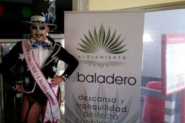 Drag Aruba alegra la Estación de Servicio Cepsa San Juan-El Cubillo (Foto Jesús Ruiz Mesa)