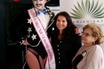 Drag Aruba alegra la Estación de Servicio Cepsa San Juan-El Cubillo (Foto Jesús Ruiz Mesa)