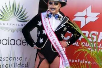 Drag Aruba alegra la Estación de Servicio Cepsa San Juan-El Cubillo (Foto Jesús Ruiz Mesa)