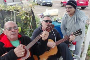 Tara despide sus fiestas con un partido de fútbol y un asadero popular (Foto Carmelo Santana Suárez)