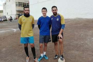 Tara despide sus fiestas con un partido de fútbol y un asadero popular (Foto Carmelo Santana Suárez)