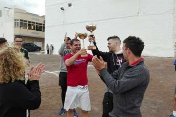 Tara despide sus fiestas con un partido de fútbol y un asadero popular (Foto Carmelo Santana Suárez)