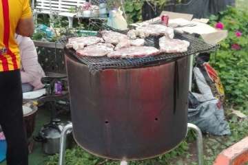 Tara despide sus fiestas con un partido de fútbol y un asadero popular (Foto Carmelo Santana Suárez)