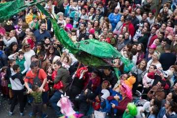 La comparsa Los Diamantes, de Telde, abre el coso carnavalero infantil de la capital (Foto TA/Lpcarnaval)
