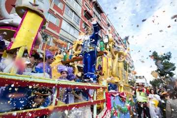 La comparsa Los Diamantes, de Telde, abre el coso carnavalero infantil de la capital (Foto TA/Lpcarnaval)
