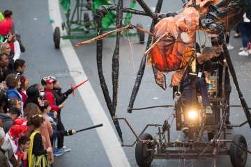 La comparsa Los Diamantes, de Telde, abre el coso carnavalero infantil de la capital (Foto TA/Lpcarnaval)